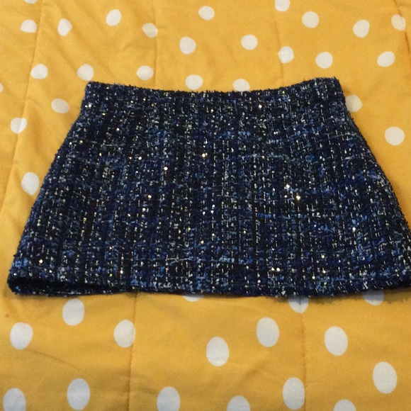 SEQUIN beaded tweed mini skirt size small. - Picture 4 of 6